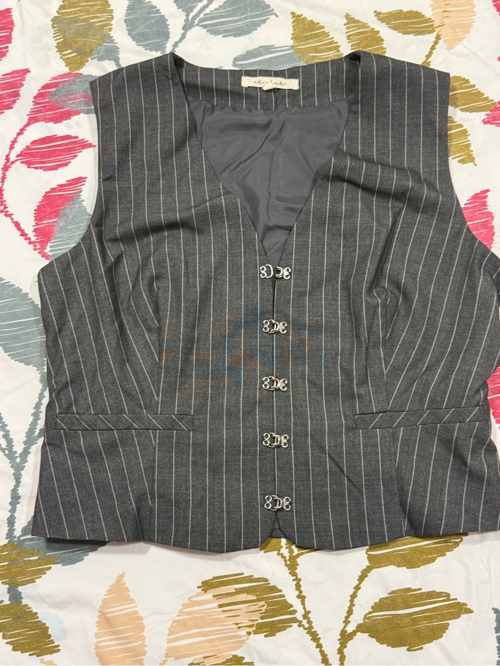 Unknown Brand women’s Gray Pinstripe Vest